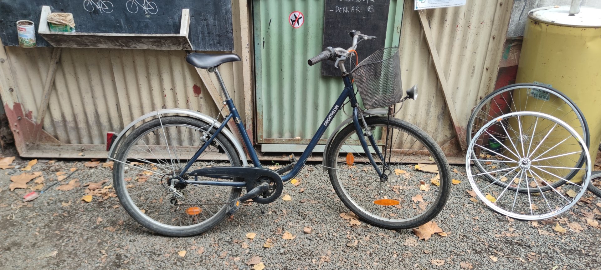 Vélo Decathlon de la cité taille M